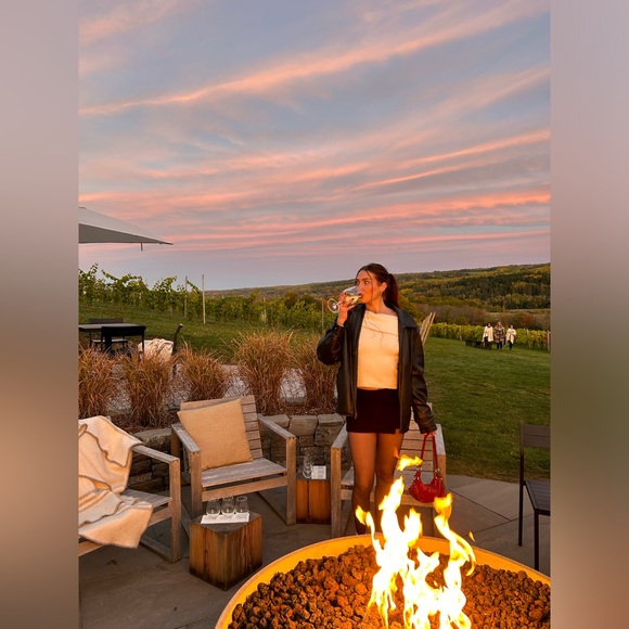 Meet your Posher, Megan - Picture 1 of 1